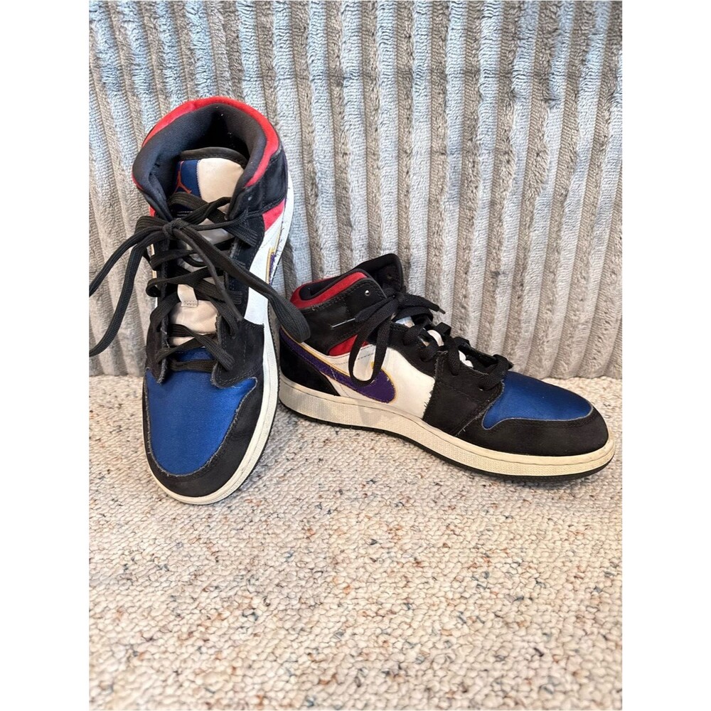 Nike Air Jordan 1 Mid Lakers Top 3 GS Satin Purple Swish Size 7Y EUR 40